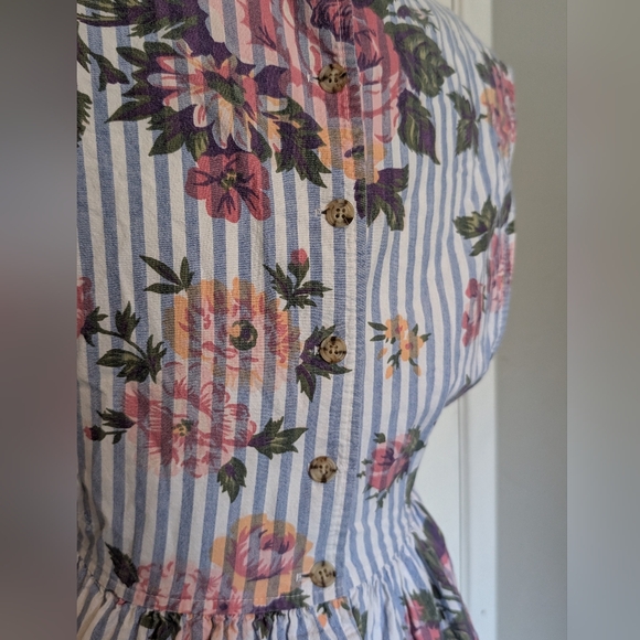 Gorgeous Vintage Button Button Back Floral Willowbend Dress - Picture 3 of 9